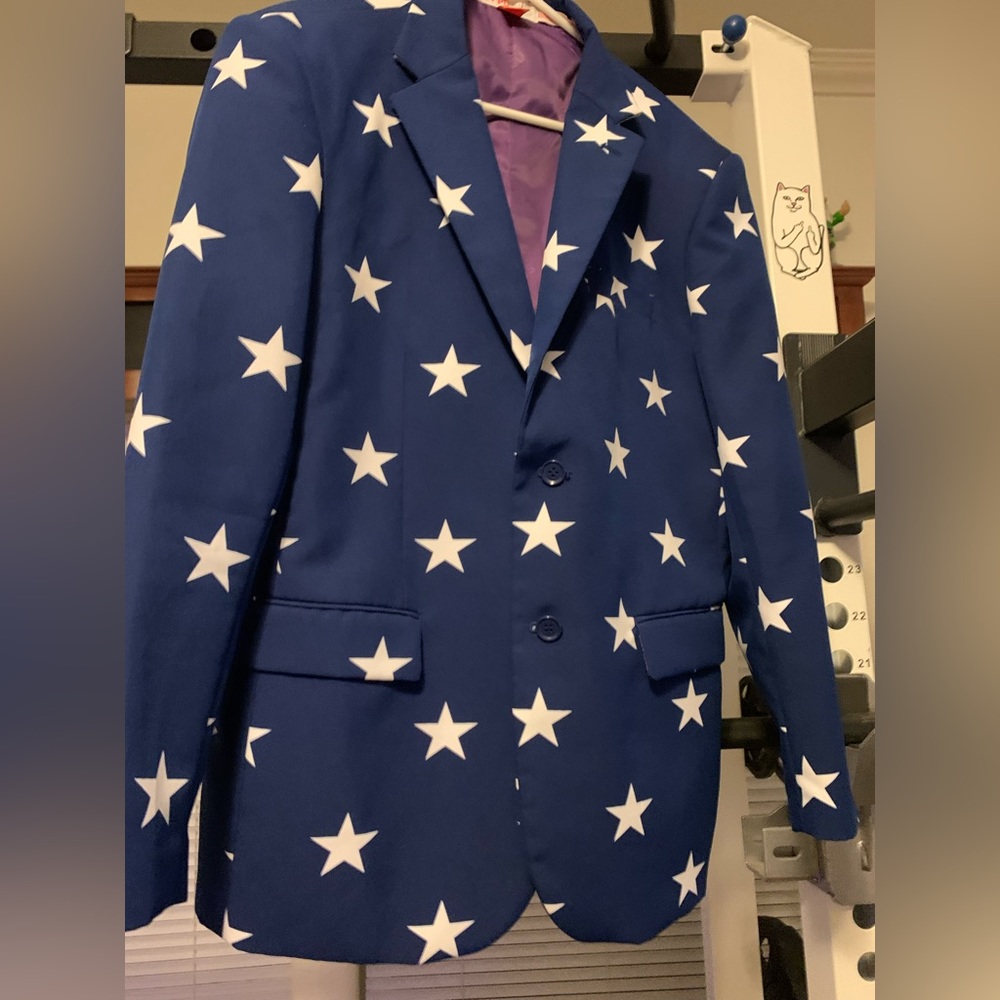Men’s suit with tie and pants